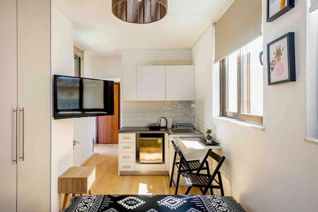 Downtown 22Sqm Green Nest King-Size Bed Athens Exterior photo